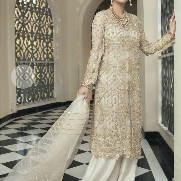 Kanwal Malik White Jade- 4 piece (shirt, trouser, slip, dupatta) Size Large - Picture 3 of 4